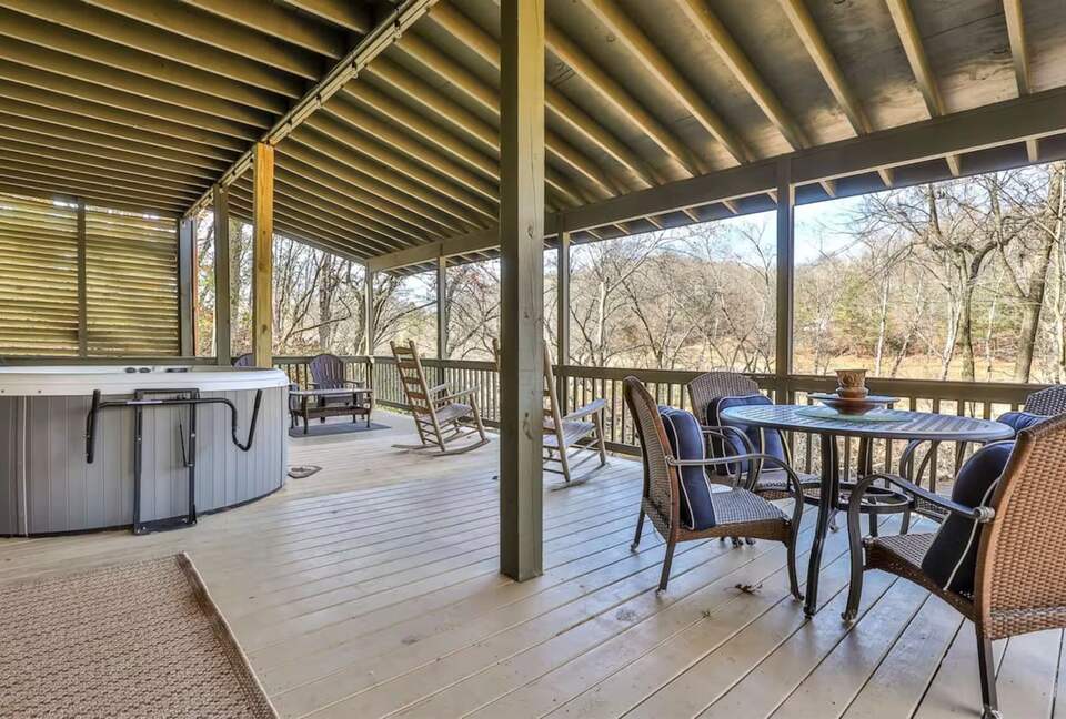 Ellijay Riverfront Cabin - Ellijay, Georgia