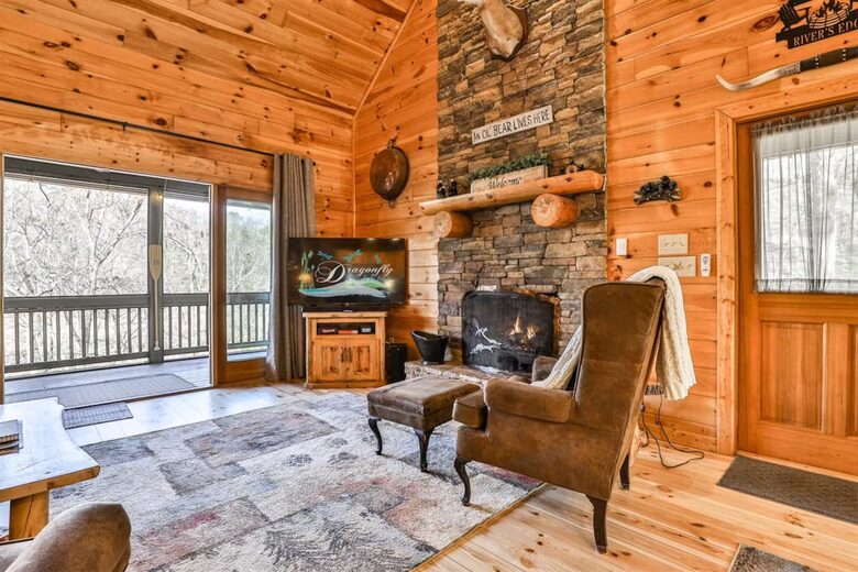 Ellijay Riverfront Cabin - Ellijay, Georgia