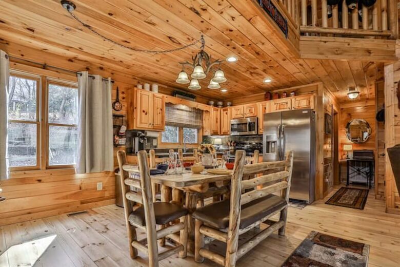 Ellijay Riverfront Cabin - Ellijay, Georgia