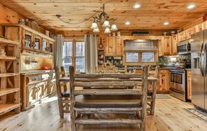 Ellijay Riverfront Cabin - Ellijay, Georgia