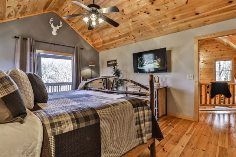 Ellijay Riverfront Cabin - Ellijay, Georgia