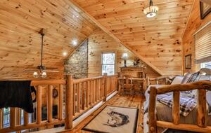 Ellijay Riverfront Cabin - Ellijay, Georgia