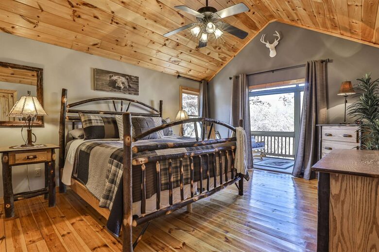 Ellijay Riverfront Cabin - Ellijay, Georgia