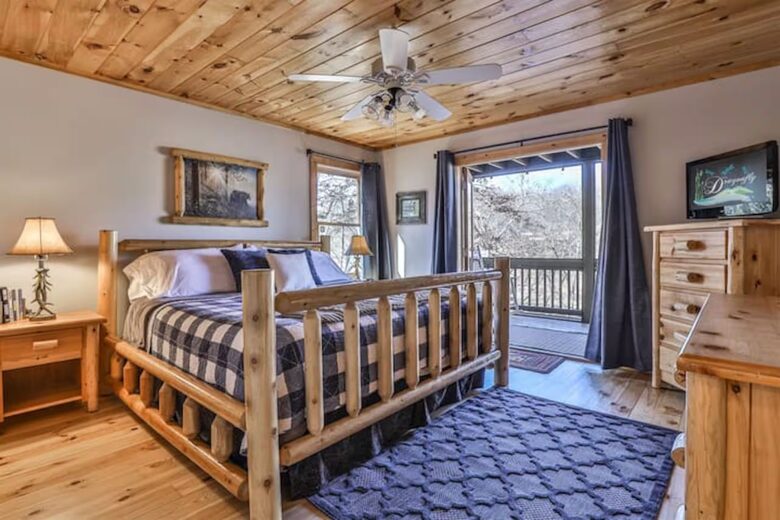 Ellijay Riverfront Cabin - Ellijay, Georgia