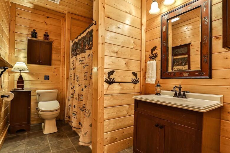 Ellijay Riverfront Cabin - Ellijay, Georgia