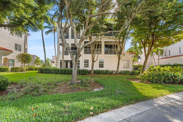 Gulf Harbour Condo with Golf Course Views - Fort Myers, Florida