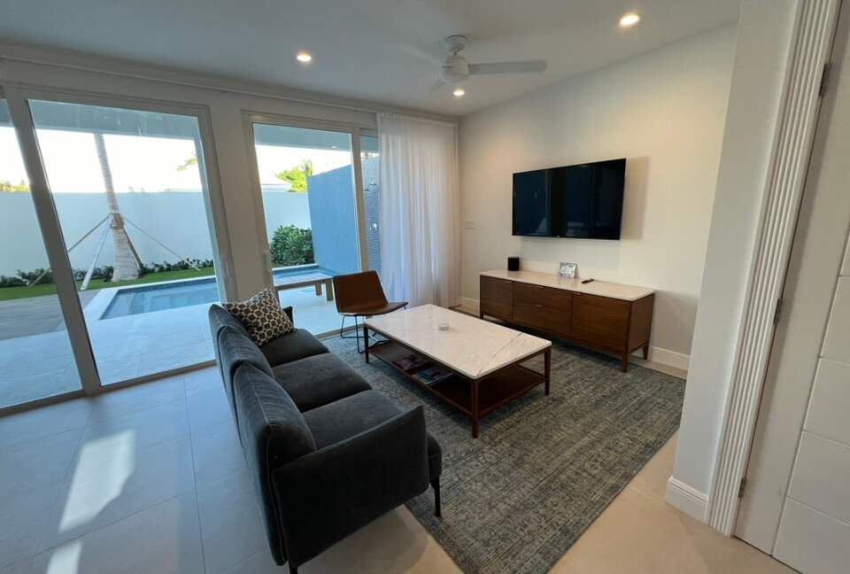 Sleek Grace Bay Retreat - Providenciales, Turks and Caicos Islands