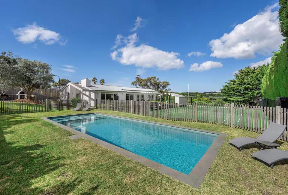 Portsea Garden Estate with Pool & Tennis Court - Melbourne, Australia