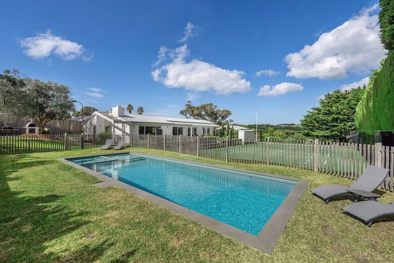 Portsea Garden Estate with Pool & Tennis Court - Melbourne, Australia
