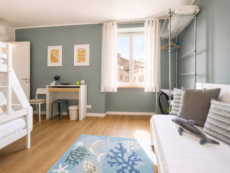 Charming Varazze Coastal Apartment - Varazze, Italy