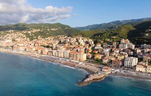 Charming Varazze Coastal Apartment - Varazze, Italy