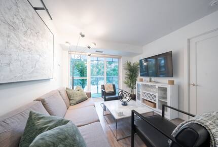 Entertainment District Retreat with CN Tower Views - Toronto, Canada
