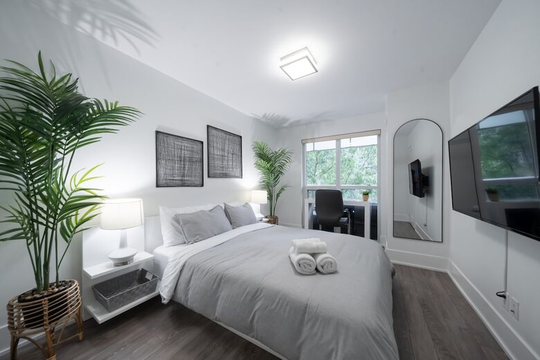 Entertainment District Retreat with CN Tower Views - Toronto, Canada