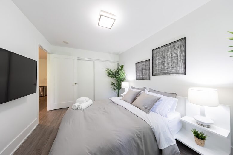 Entertainment District Retreat with CN Tower Views - Toronto, Canada