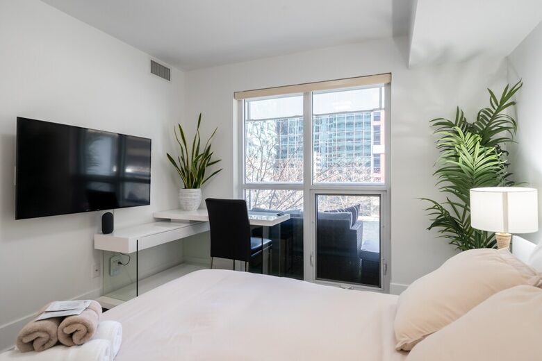 Entertainment District Retreat with CN Tower Views - Toronto, Canada