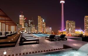 Entertainment District Retreat with CN Tower Views - Toronto, Canada