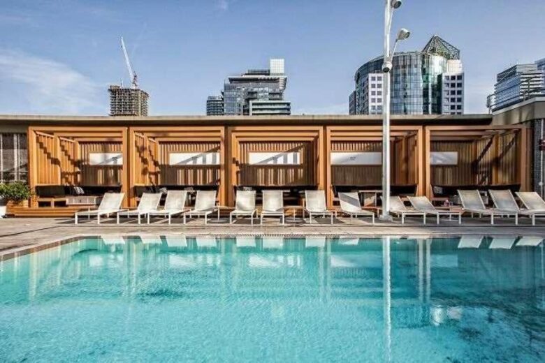 Entertainment District Retreat with CN Tower Views - Toronto, Canada