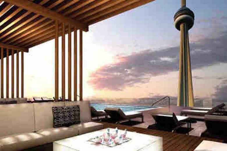 Modern Toronto Retreat Near the CN Tower - Toronto, Canada