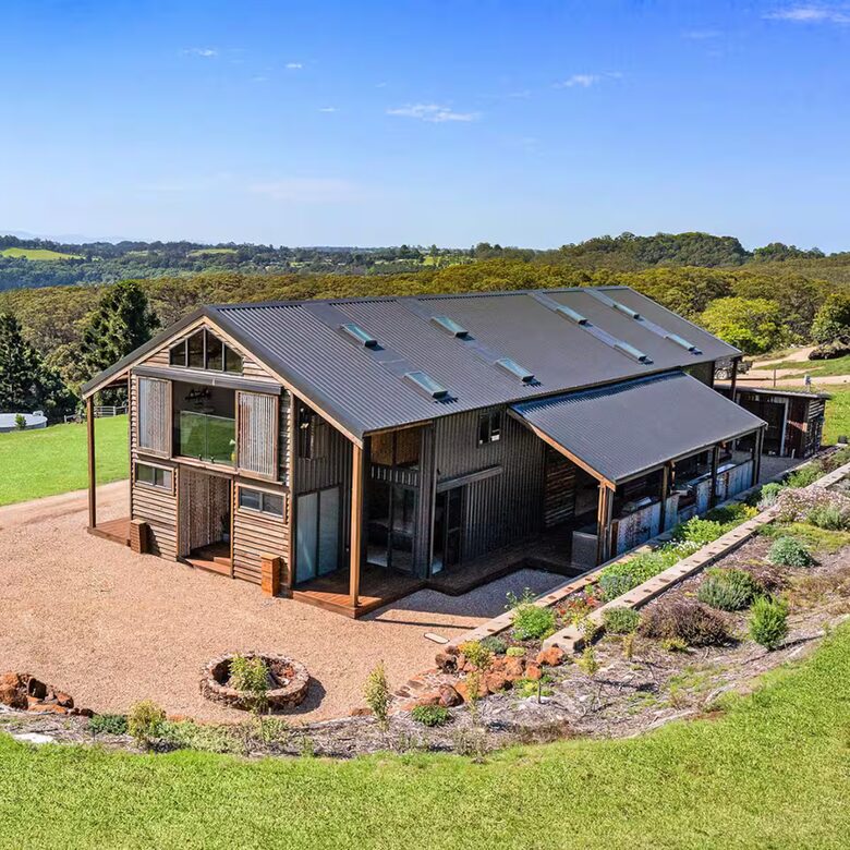 Luxury Hinterland Escape on 200 Acres - The Barn Retreat - Coolgardie, Australia