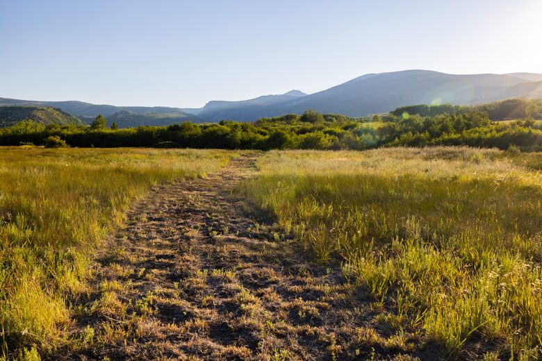 บ้านไม้ Mill Creek บนพื้นที่ส่วนตัว 80 เอเคอร์ - Anaconda, Montana