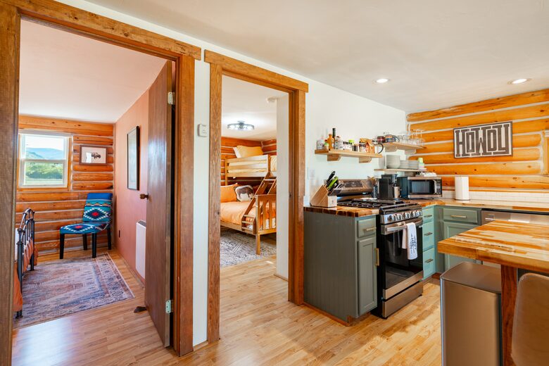 บ้านไม้ Mill Creek บนพื้นที่ส่วนตัว 80 เอเคอร์ - Anaconda, Montana