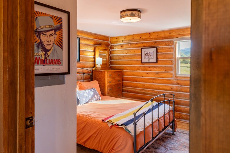 บ้านไม้ Mill Creek บนพื้นที่ส่วนตัว 80 เอเคอร์ - Anaconda, Montana
