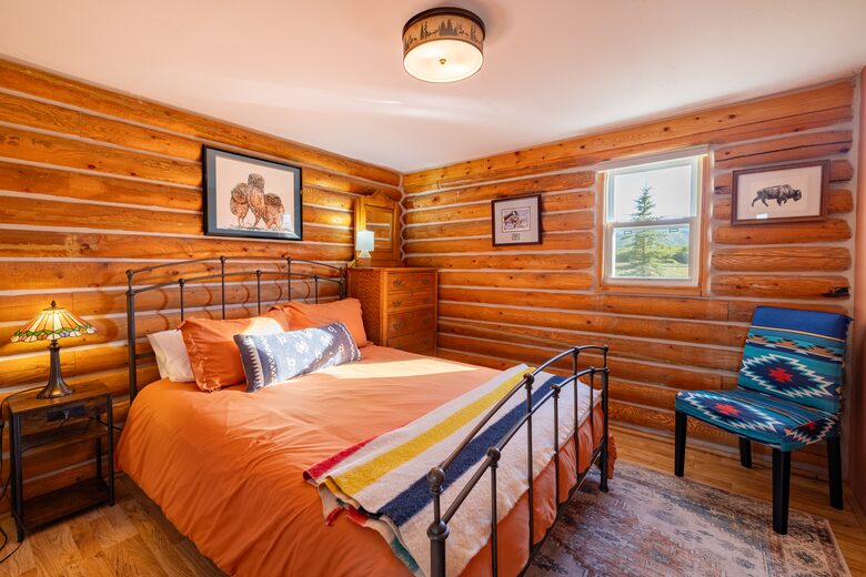 บ้านไม้ Mill Creek บนพื้นที่ส่วนตัว 80 เอเคอร์ - Anaconda, Montana