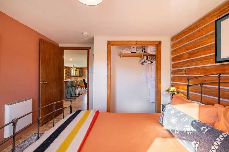 บ้านไม้ Mill Creek บนพื้นที่ส่วนตัว 80 เอเคอร์ - Anaconda, Montana