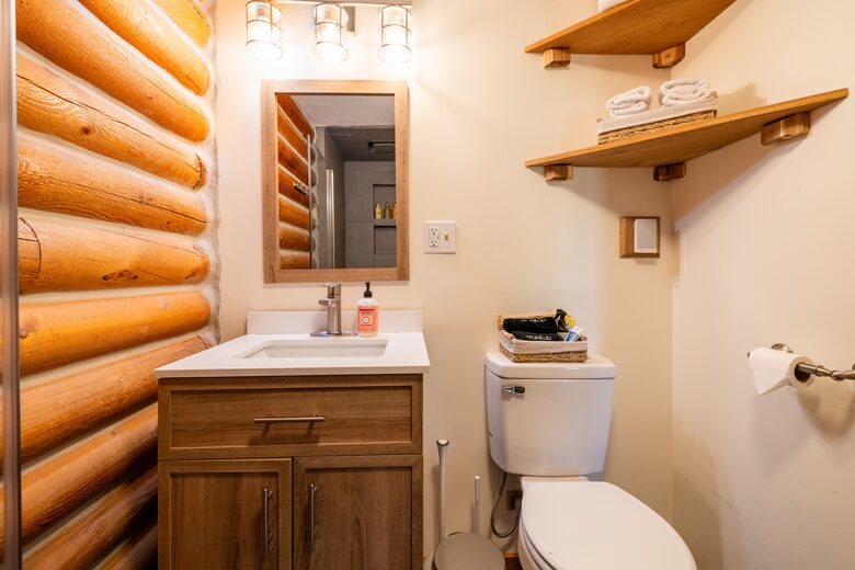 บ้านไม้ Mill Creek บนพื้นที่ส่วนตัว 80 เอเคอร์ - Anaconda, Montana