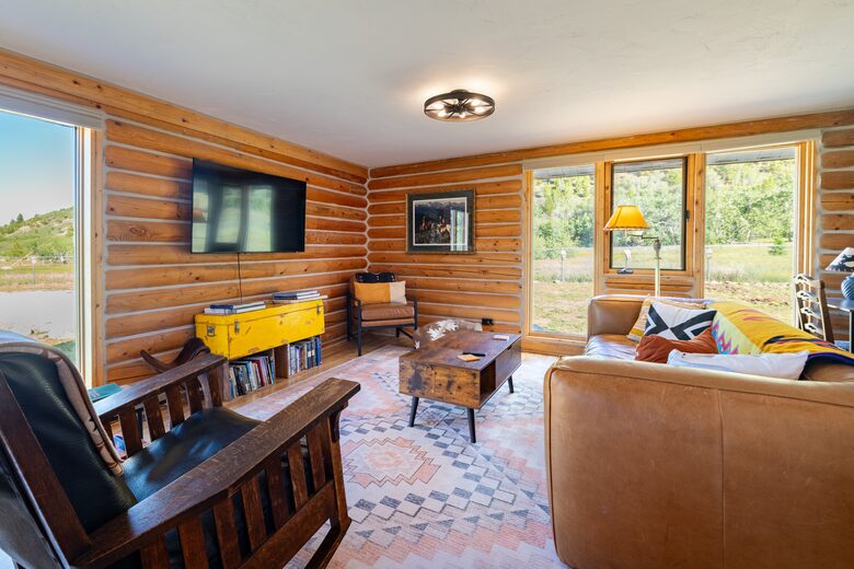 บ้านไม้ Mill Creek บนพื้นที่ส่วนตัว 80 เอเคอร์ - Anaconda, Montana
