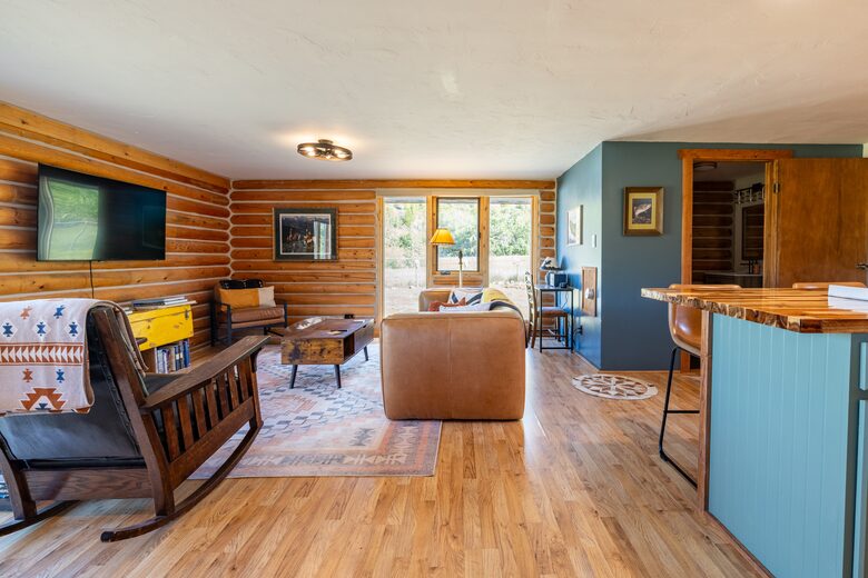 บ้านไม้ Mill Creek บนพื้นที่ส่วนตัว 80 เอเคอร์ - Anaconda, Montana