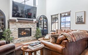 Luxury Mammoth Escape Near Eagle Lodge - Mammoth Lakes, California