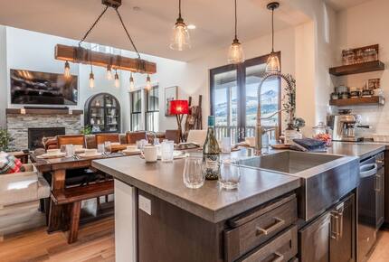 Luxury Mammoth Escape Near Eagle Lodge - Mammoth Lakes, California