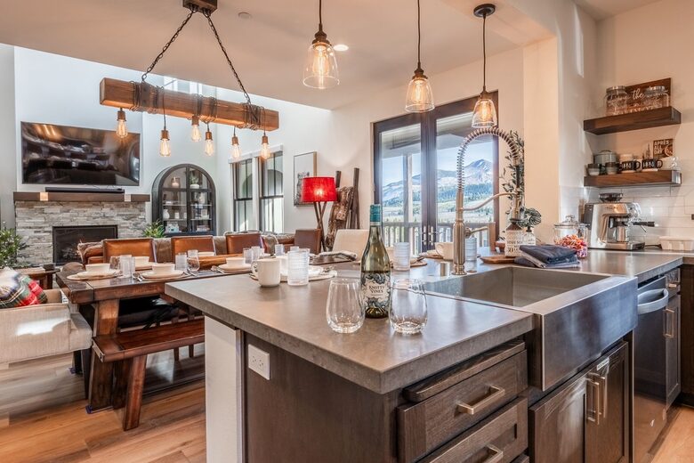 Luxury Mammoth Escape Near Eagle Lodge - Mammoth Lakes, California