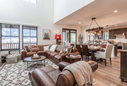 Luxury Mammoth Escape Near Eagle Lodge - Mammoth Lakes, California