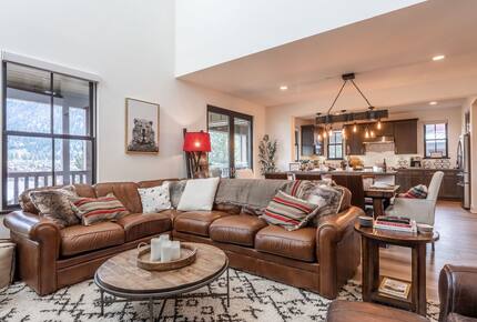 Luxury Mammoth Escape Near Eagle Lodge - Mammoth Lakes, California