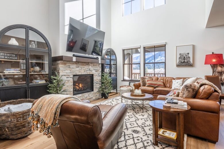 Luxury Mammoth Escape Near Eagle Lodge - Mammoth Lakes, California