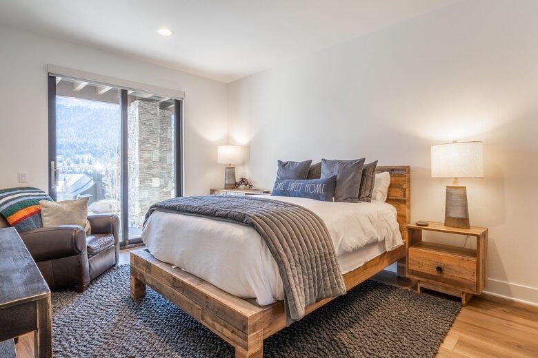 Luxury Mammoth Escape Near Eagle Lodge - Mammoth Lakes, California