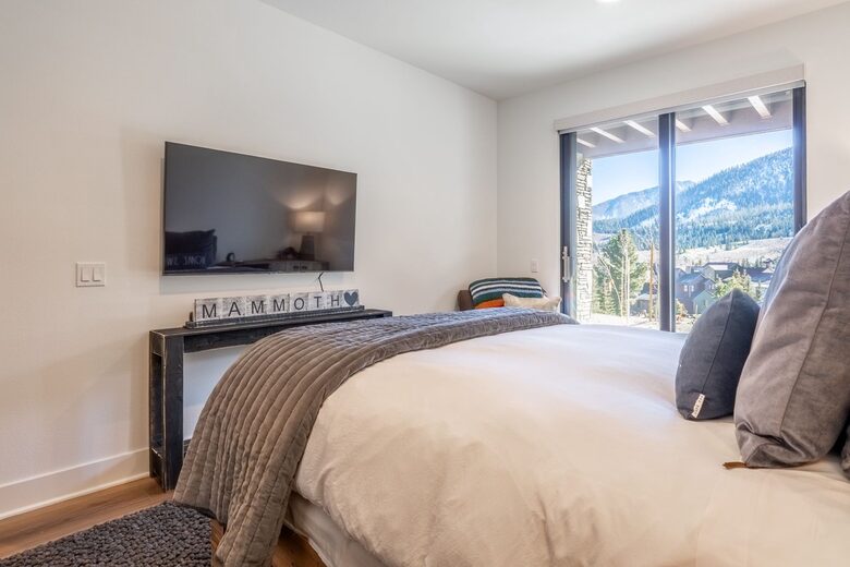 Luxury Mammoth Escape Near Eagle Lodge - Mammoth Lakes, California