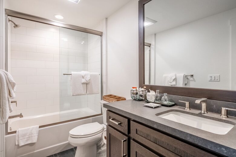 Luxury Mammoth Escape Near Eagle Lodge - Mammoth Lakes, California