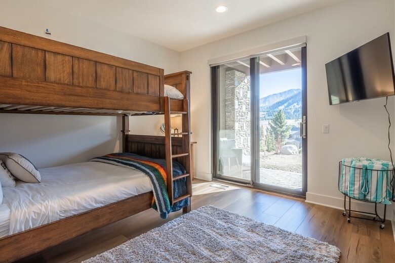Luxury Mammoth Escape Near Eagle Lodge - Mammoth Lakes, California