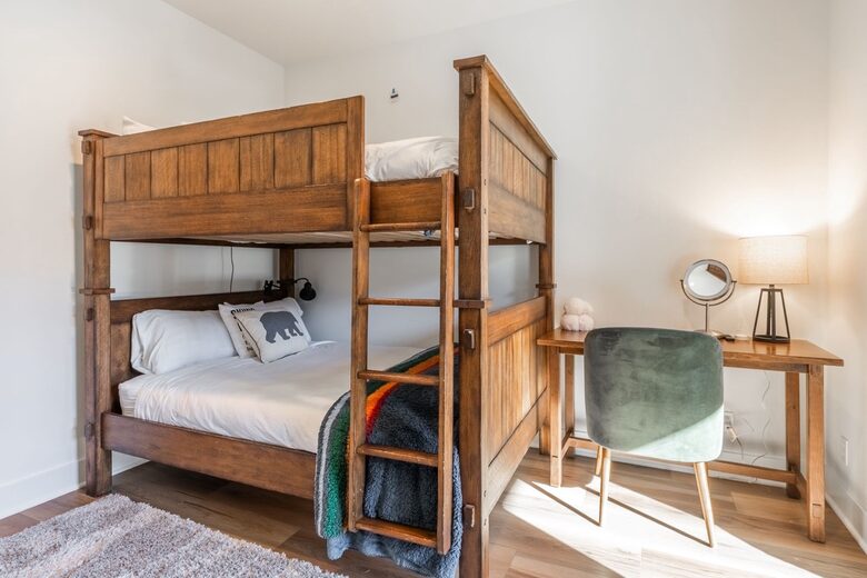 Luxury Mammoth Escape Near Eagle Lodge - Mammoth Lakes, California