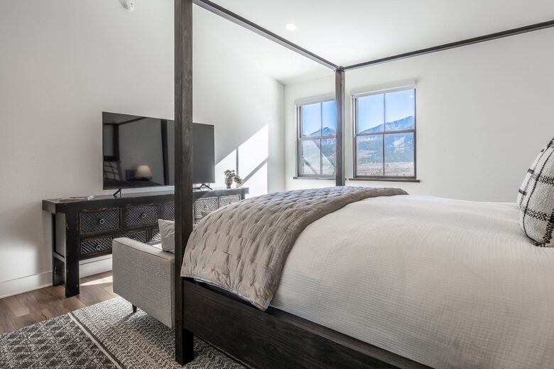 Luxury Mammoth Escape Near Eagle Lodge - Mammoth Lakes, California