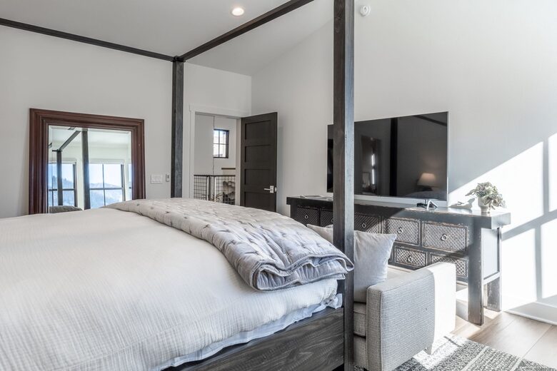 Luxury Mammoth Escape Near Eagle Lodge - Mammoth Lakes, California