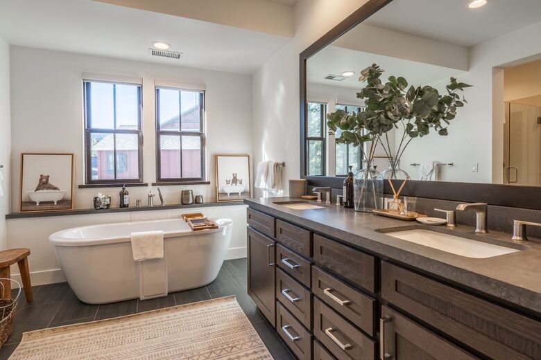 Luxury Mammoth Escape Near Eagle Lodge - Mammoth Lakes, California