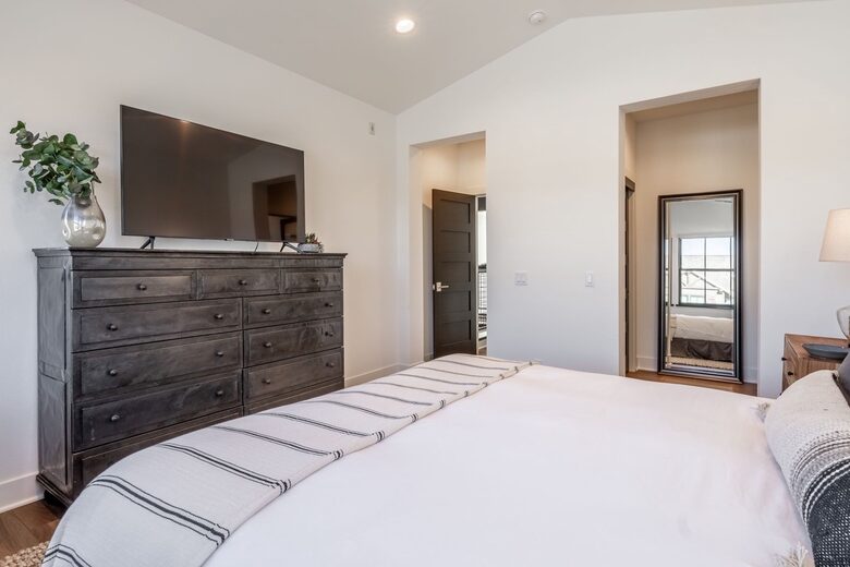 Luxury Mammoth Escape Near Eagle Lodge - Mammoth Lakes, California