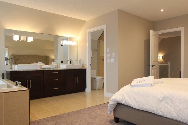 Contemporary Calgary Escape Near Downtown - Calgary, Canada
