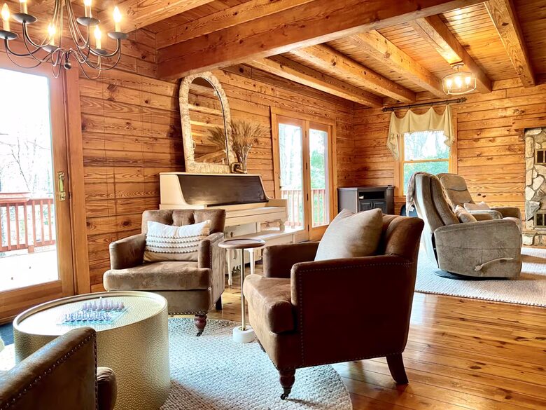 Lake Norman Cabin with Dock and Diving Board - Mooresville, North Carolina
