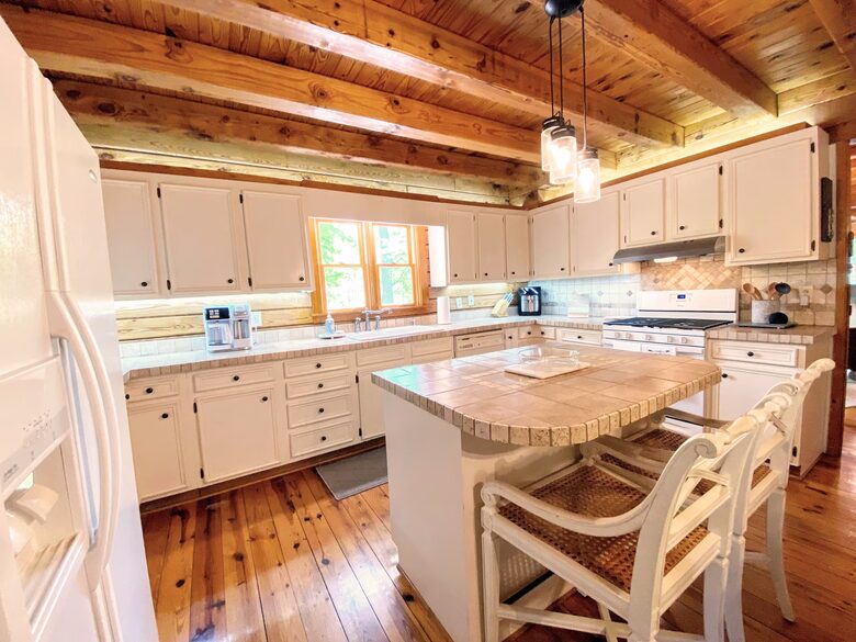 Lake Norman Cabin with Dock and Diving Board - Mooresville, North Carolina
