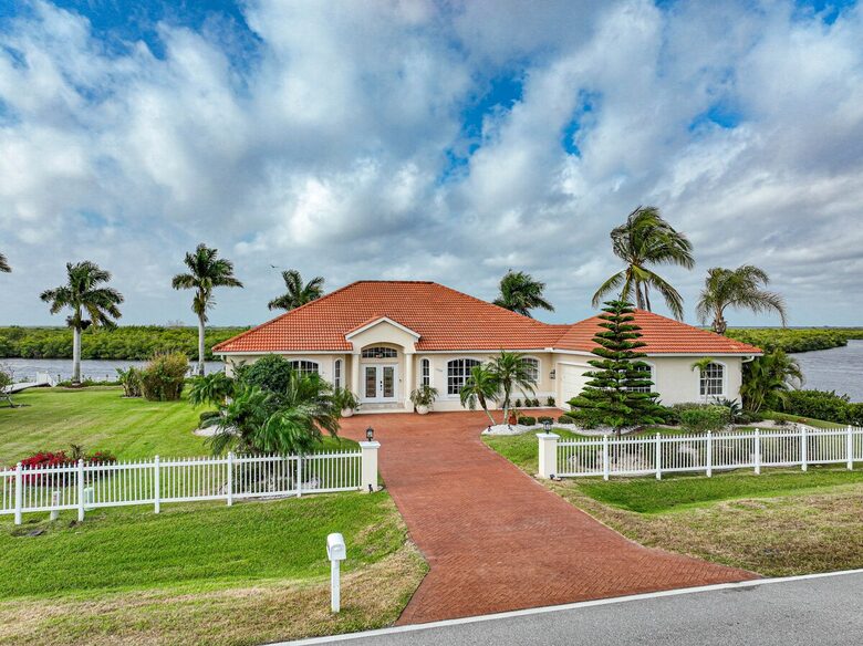 Port Charlotte Waterfront Retreat with Private Dock - Port Charlotte, Florida